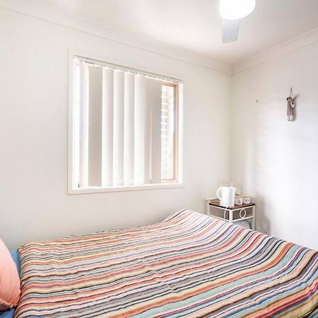 Room With Separate Bath In Shared Homestay Redcliffe Eksteriør bilde