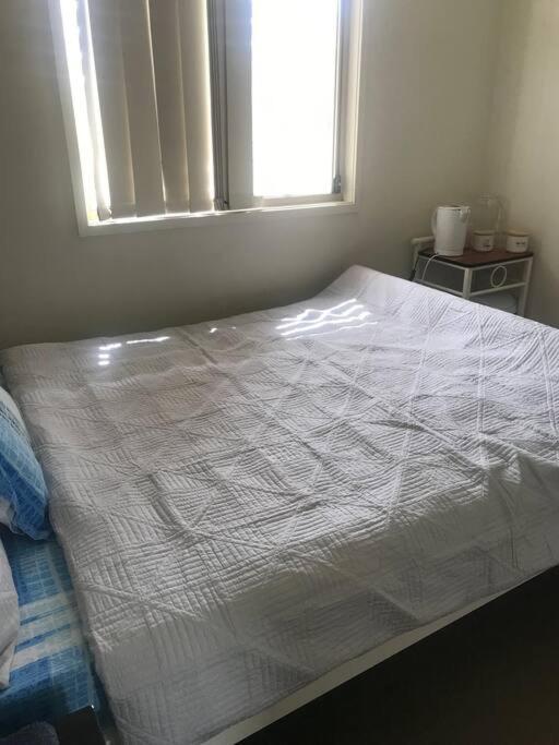Room With Separate Bath In Shared Homestay Redcliffe Eksteriør bilde