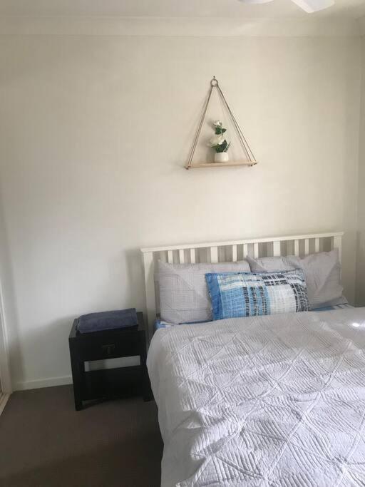 Room With Separate Bath In Shared Homestay Redcliffe Eksteriør bilde