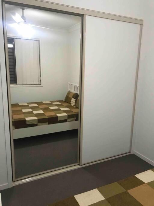 Room With Separate Bath In Shared Homestay Redcliffe Eksteriør bilde